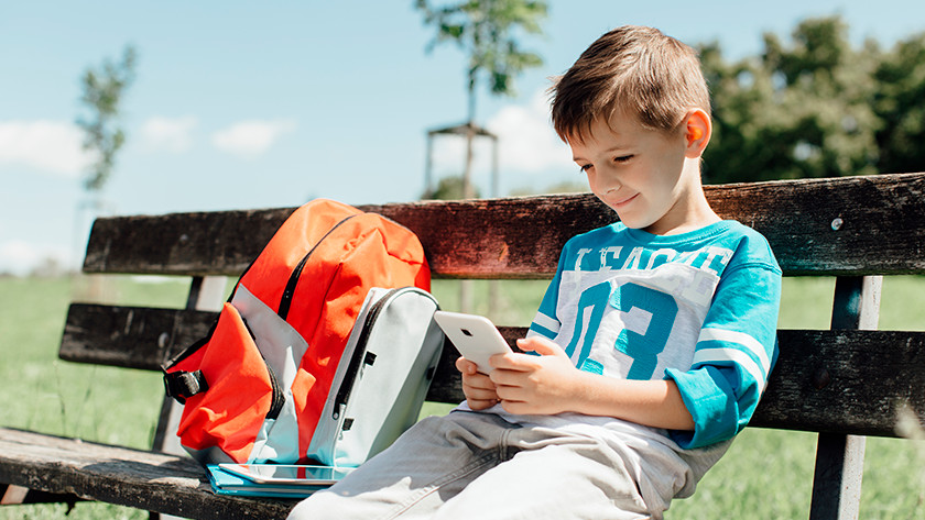 بچه ها از چه سنی می‌توانند گوشی هوشمند بگیرند و چقدر از آن استفاده کنند؟